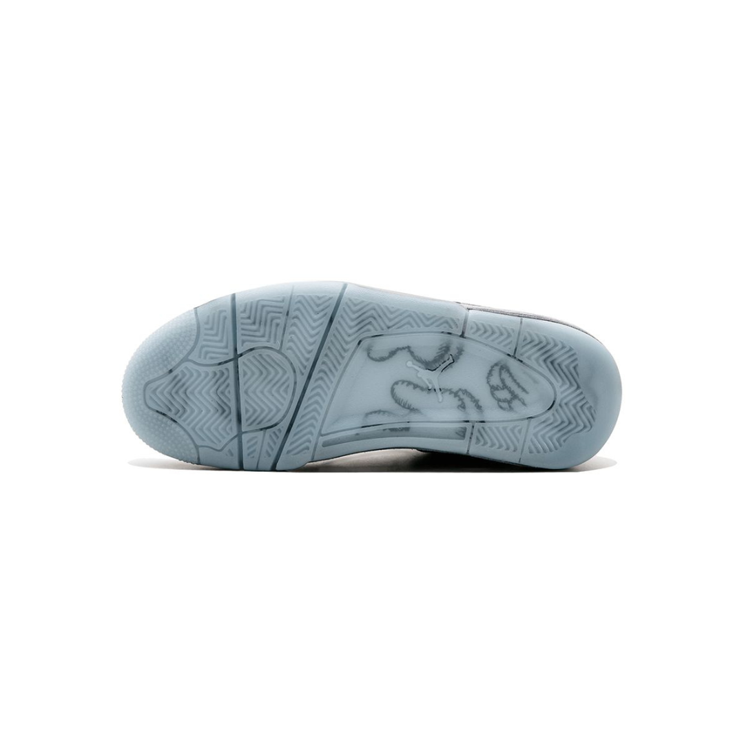 Jordan 4 Retro Kaws