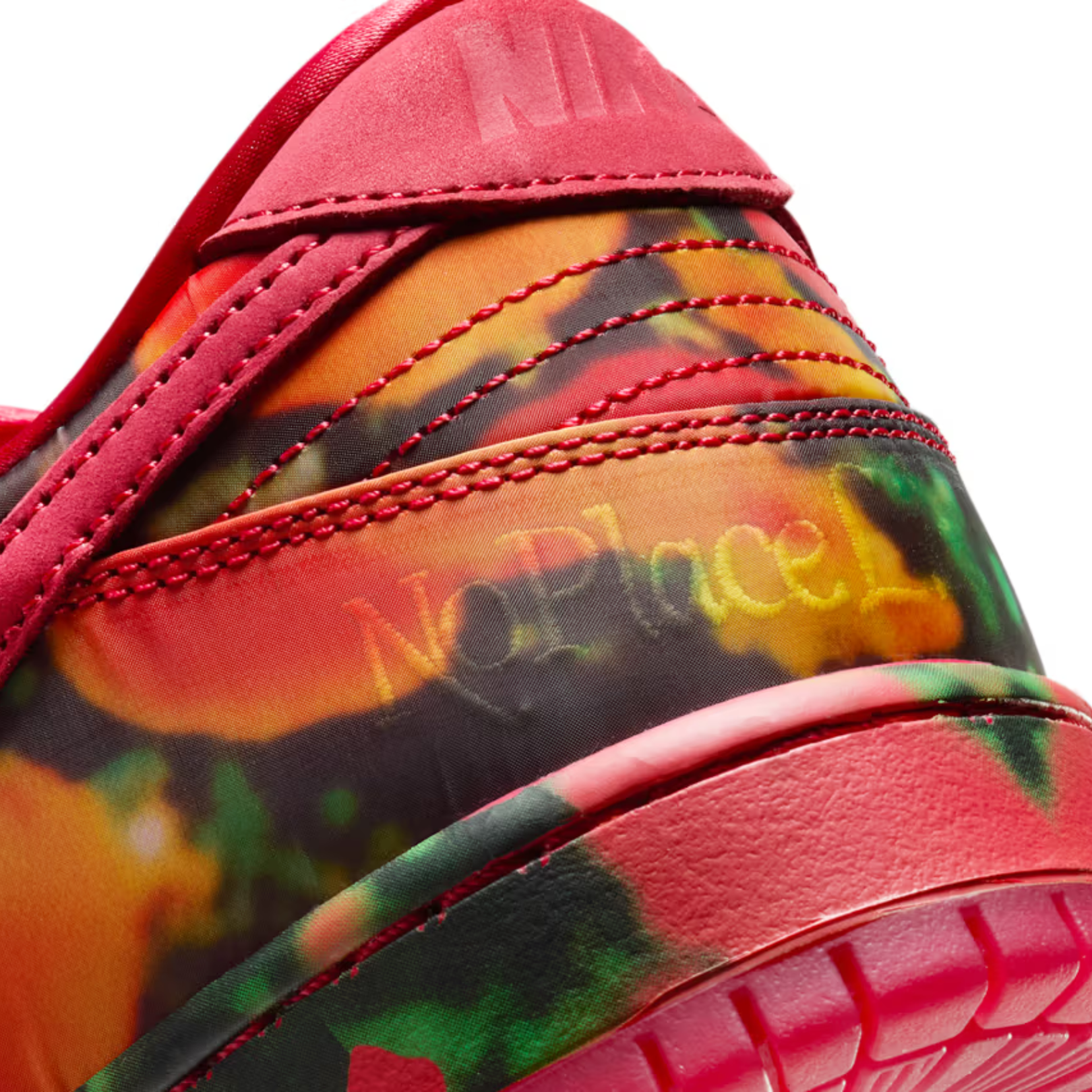 Nike SB Dunk Low The Wizard of Oz Poppy Field