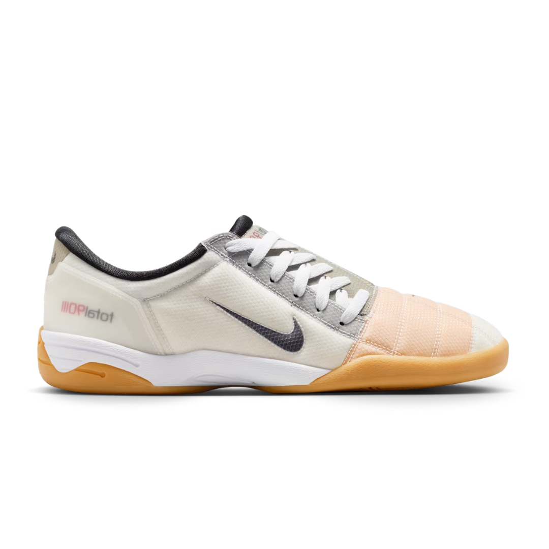 Nike Total 90 White and Black