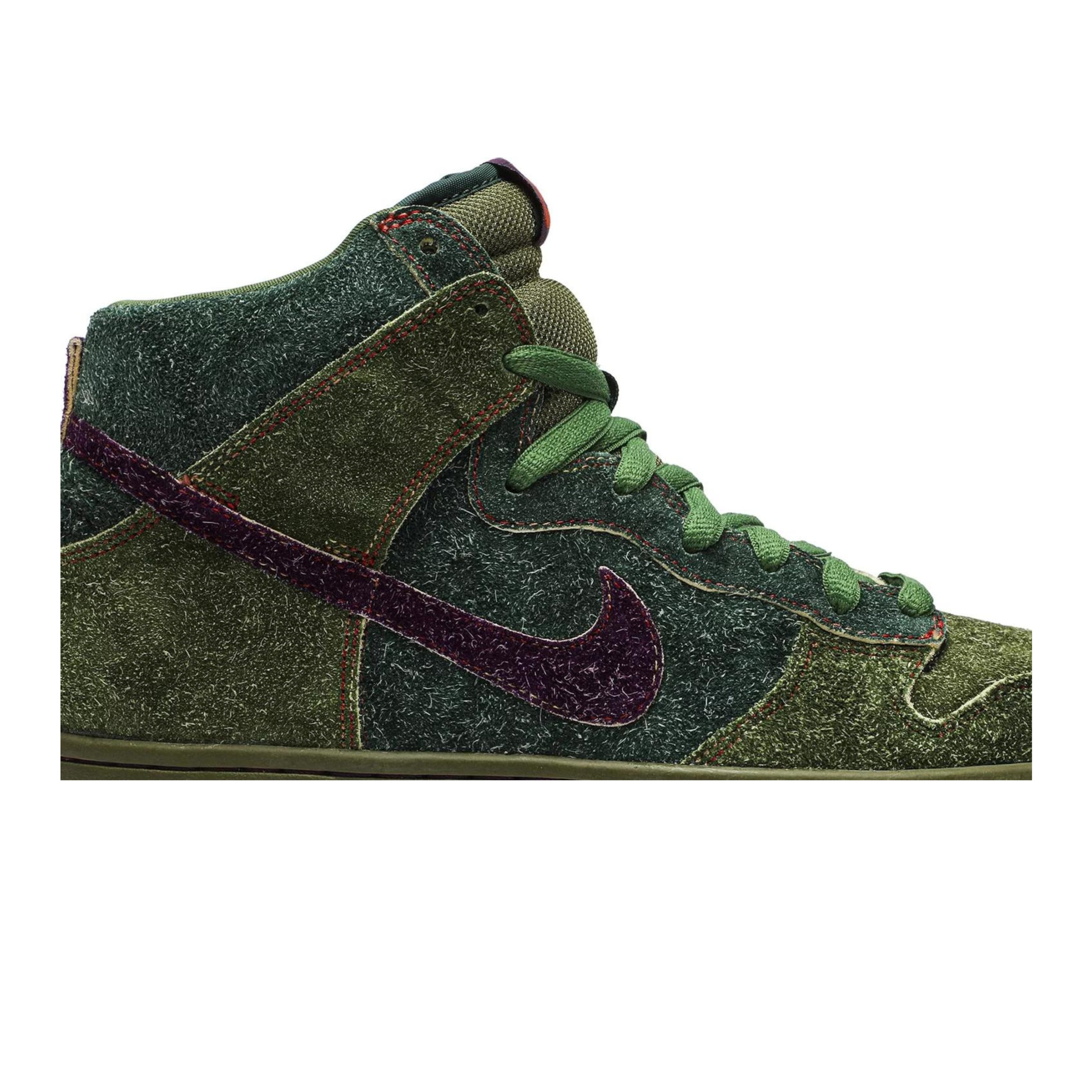 Nike SB Dunk High Skunk 420